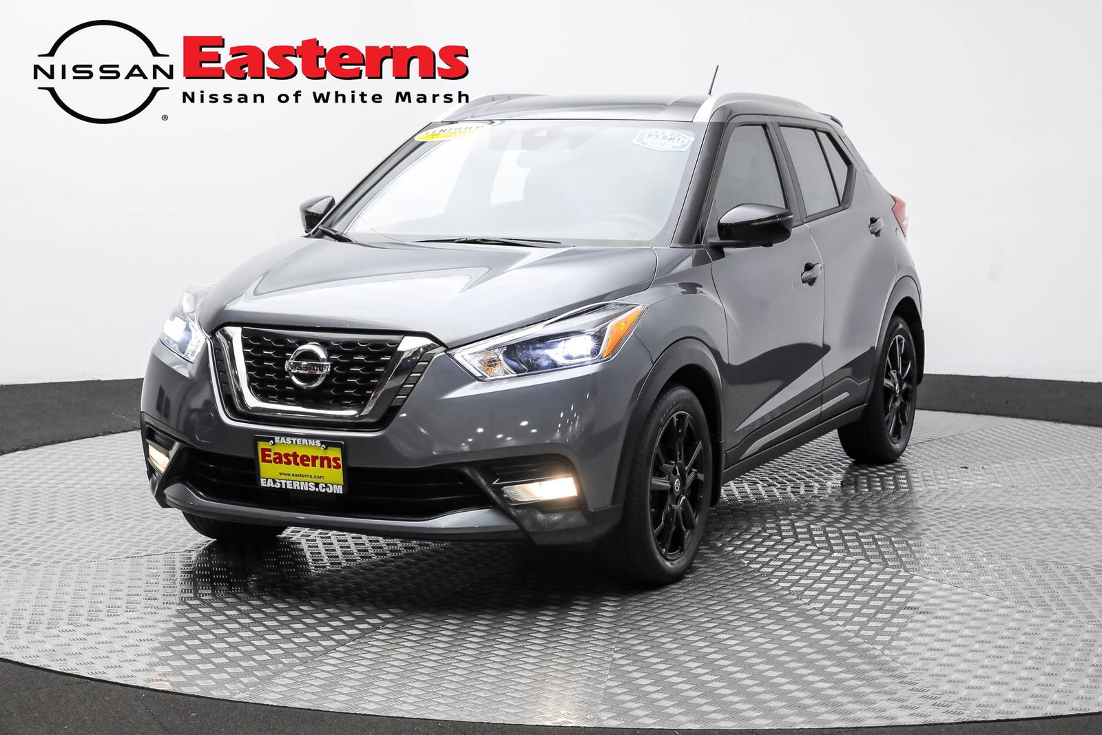 Used 2020 Nissan Kicks SR image 1