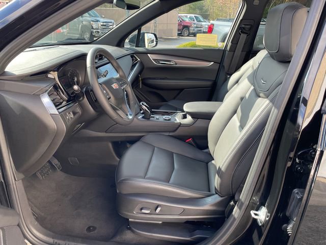 Used 2025 Cadillac XT6 Luxury w/ LPO, Floor Liner Package AWD/4WD image 44
