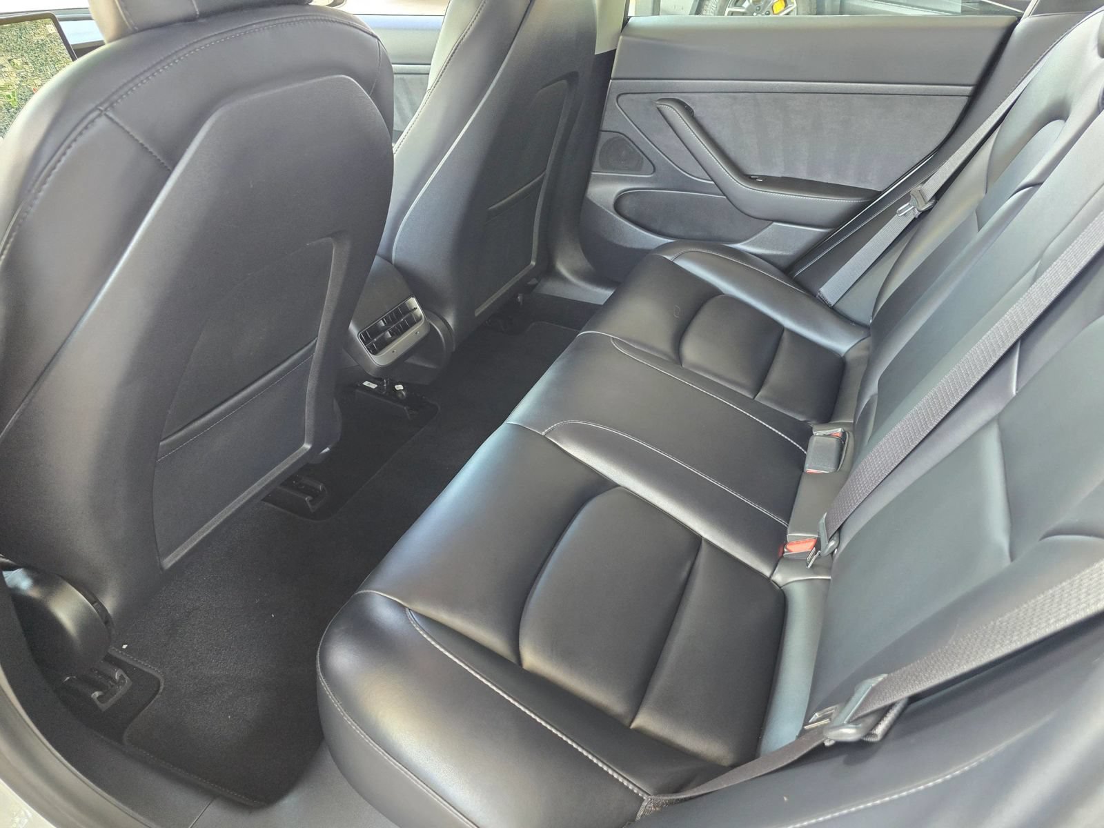 Used 2020 Tesla Model 3 Standard Range Plus RWD image 32