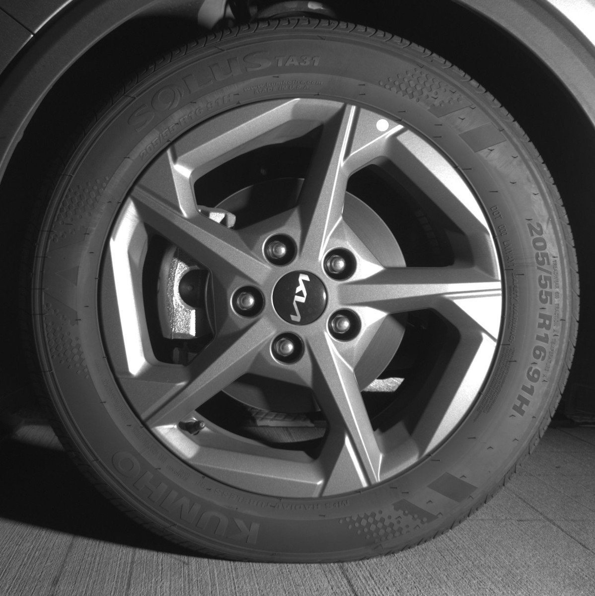 Used 2025 Kia K4 LXS image 12