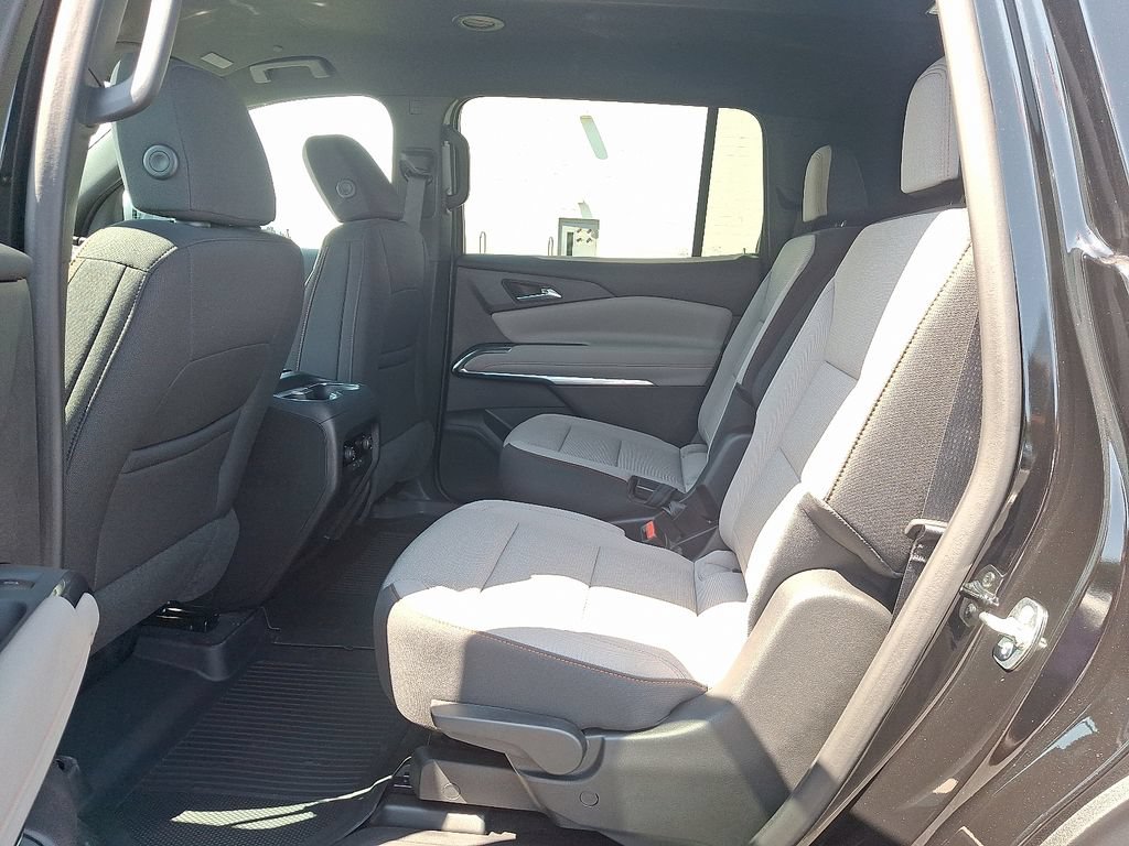 New 2027 Chevrolet Traverse LT w/ LPO, Floor Liner Package FWD image 5