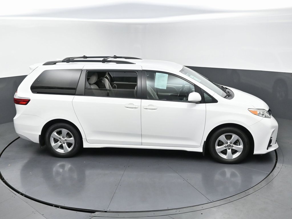 Used 2019 Toyota Sienna LE image 48