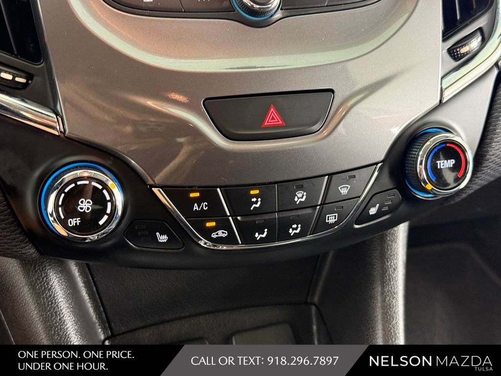 Used 2018 Chevrolet Cruze LT w/ Convenience Package FWD image 33