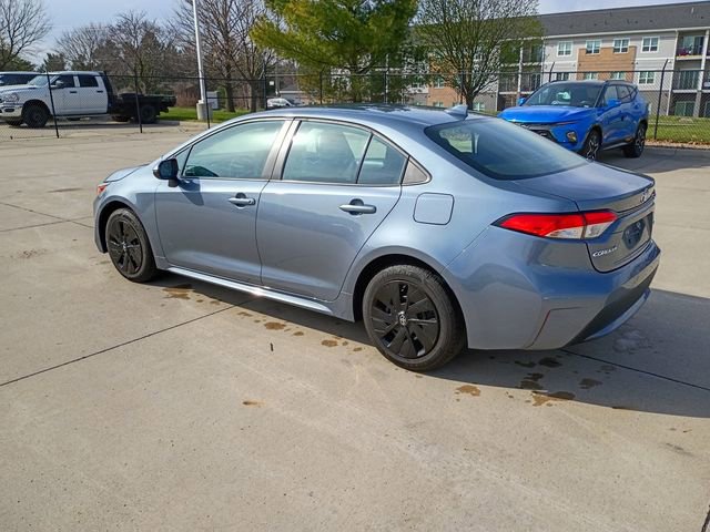 Used 2022 Toyota Corolla LE FWD image 6