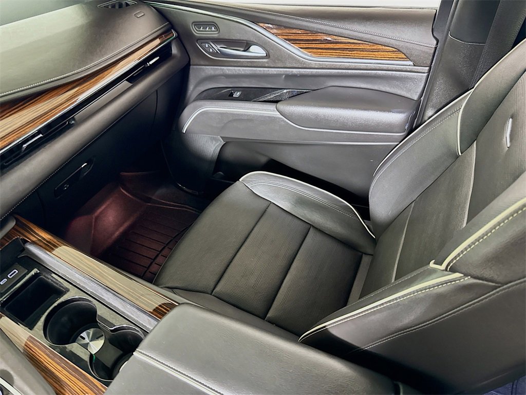 Used 2021 Cadillac Escalade ESV Premium Luxury image 23