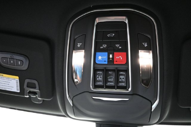 New 2026 Jeep Grand Cherokee Limited w/ Limited Altitude Package AWD/4WD image 37
