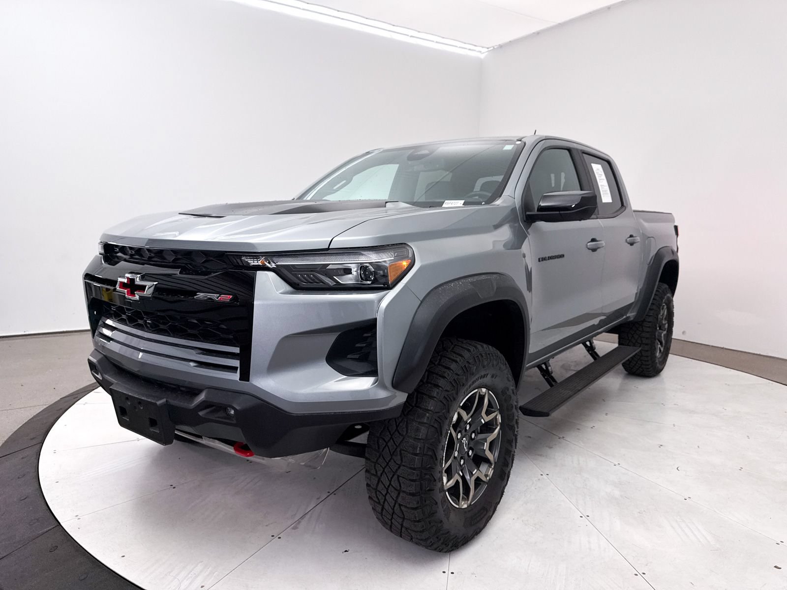 Used 2024 Chevrolet Colorado ZR2 w/ ZR2 Convenience Package III AWD/4WD image 15