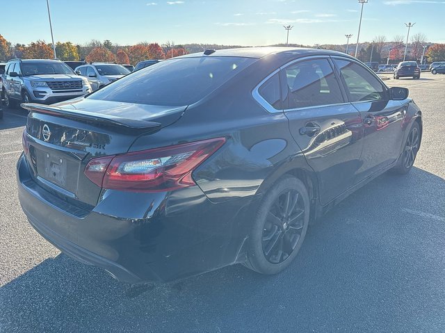 Used 2018 Nissan Altima 2.5 SR w/ SR Midnight Edition image 4