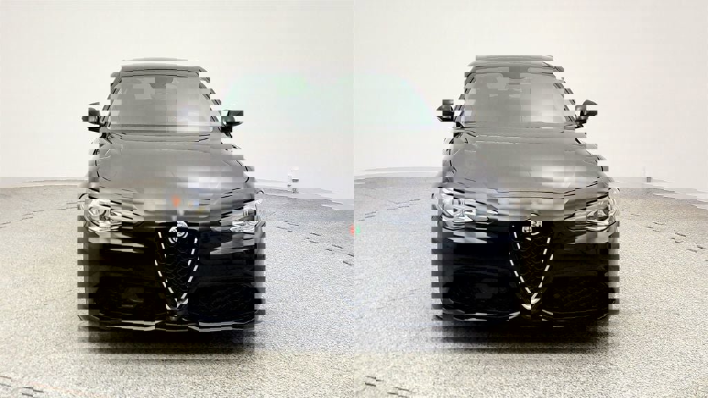 Used 2018 Alfa Romeo Giulia image 2