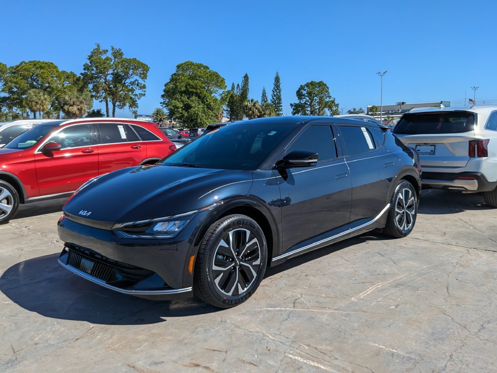 Certified 2022 Kia EV6 Wind AWD/4WD image 5