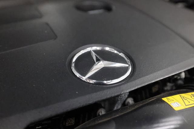 Used 2022 Mercedes-Benz GLC 300 4MATIC w/ Premium Package Lite image 7