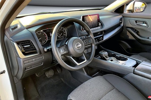 Certified 2023 Nissan Rogue SV image 17