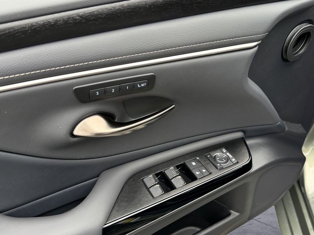 Certified 2025 Lexus ES 350 w/ Premium Package FWD image 14