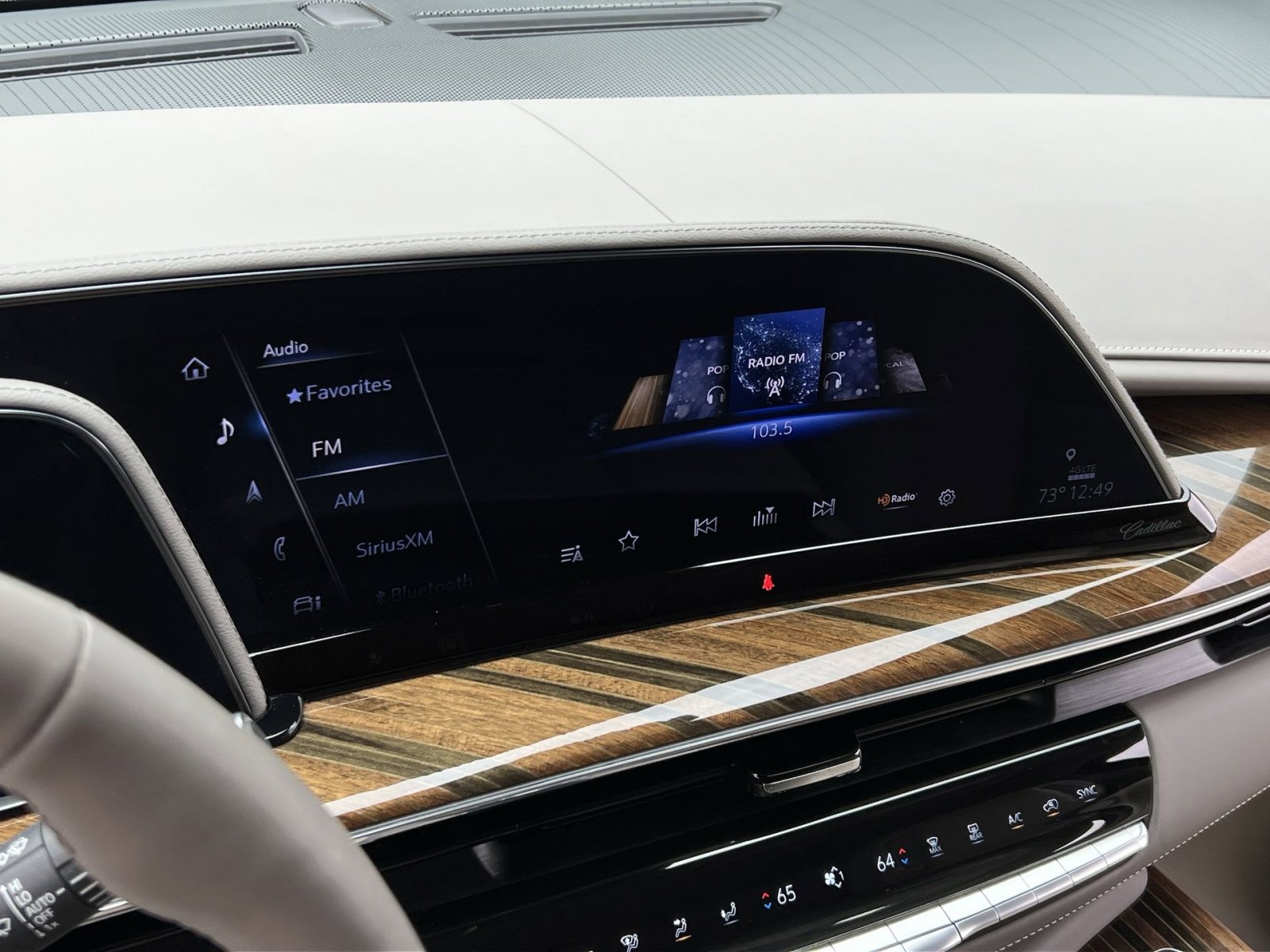 Used 2022 Cadillac Escalade Sport Platinum w/ LPO, ONYX Package image 16