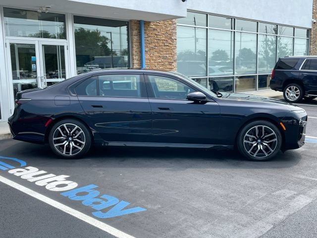 Used 2025 BMW 740i xDrive AWD/4WD image 22