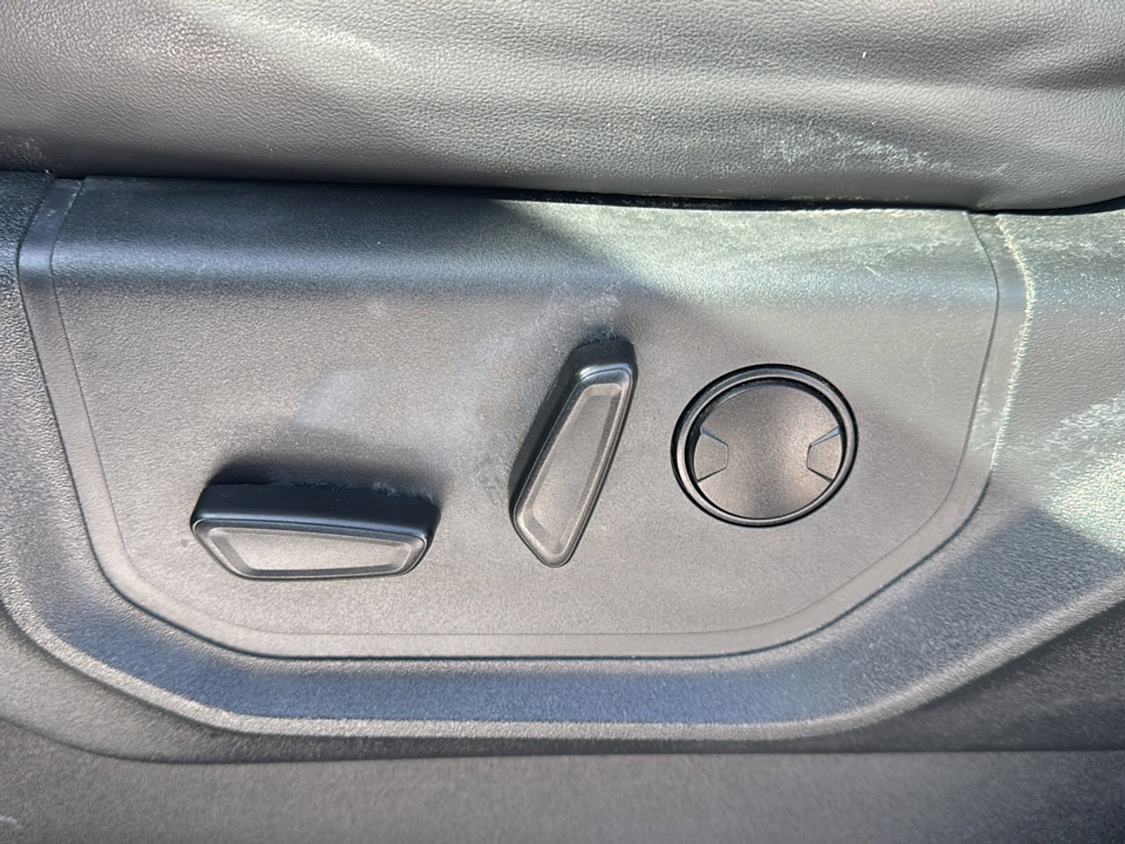 Used 2023 Ford Expedition XLT image 13