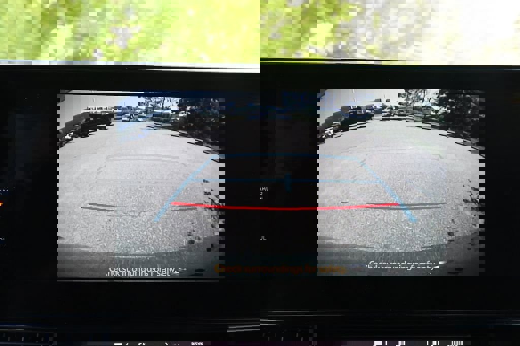 New 2026 Toyota Sienna XLE image 23