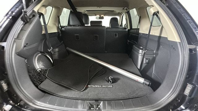 Used 2019 Mitsubishi Outlander GT AWD/4WD image 29