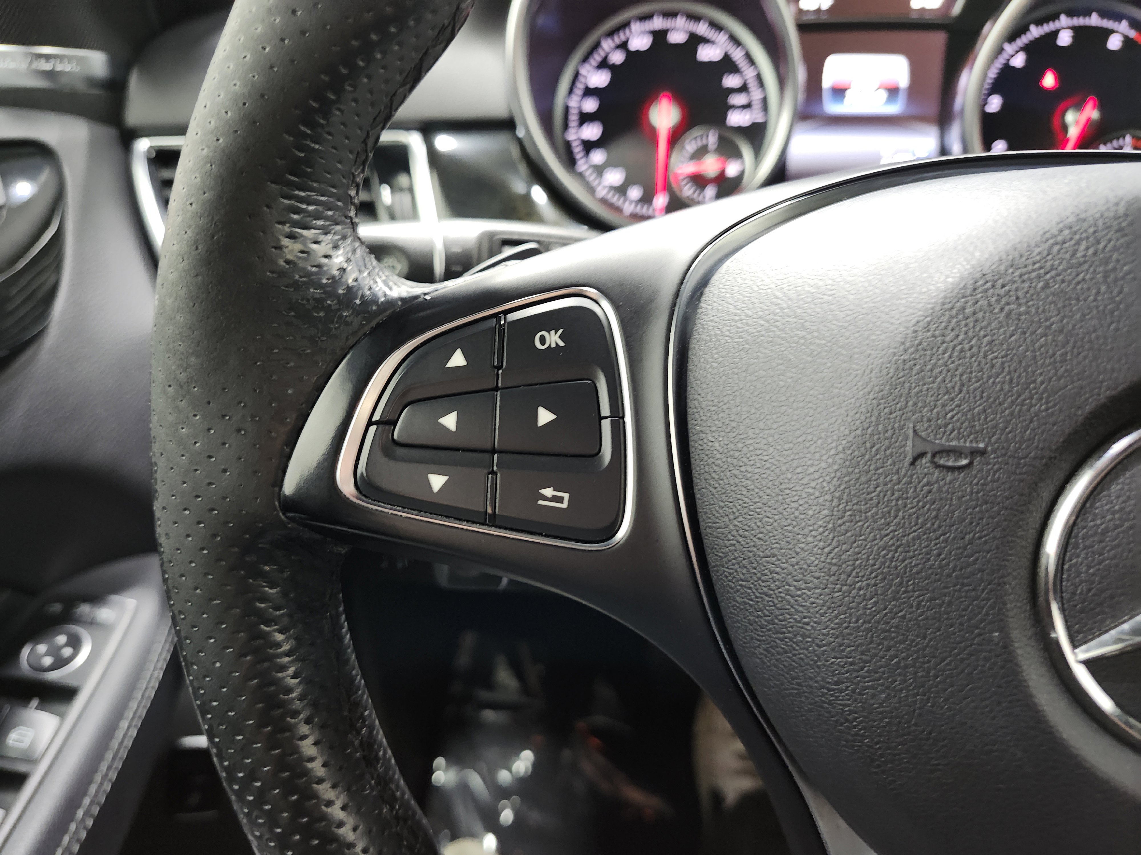 Used 2018 Mercedes-Benz GLE 350 4MATIC image 37