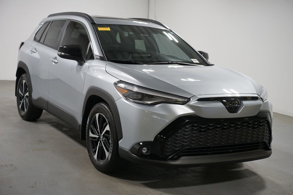 Used 2025 Toyota Corolla Cross AWD Hybrid w/ Convenience Package image 3