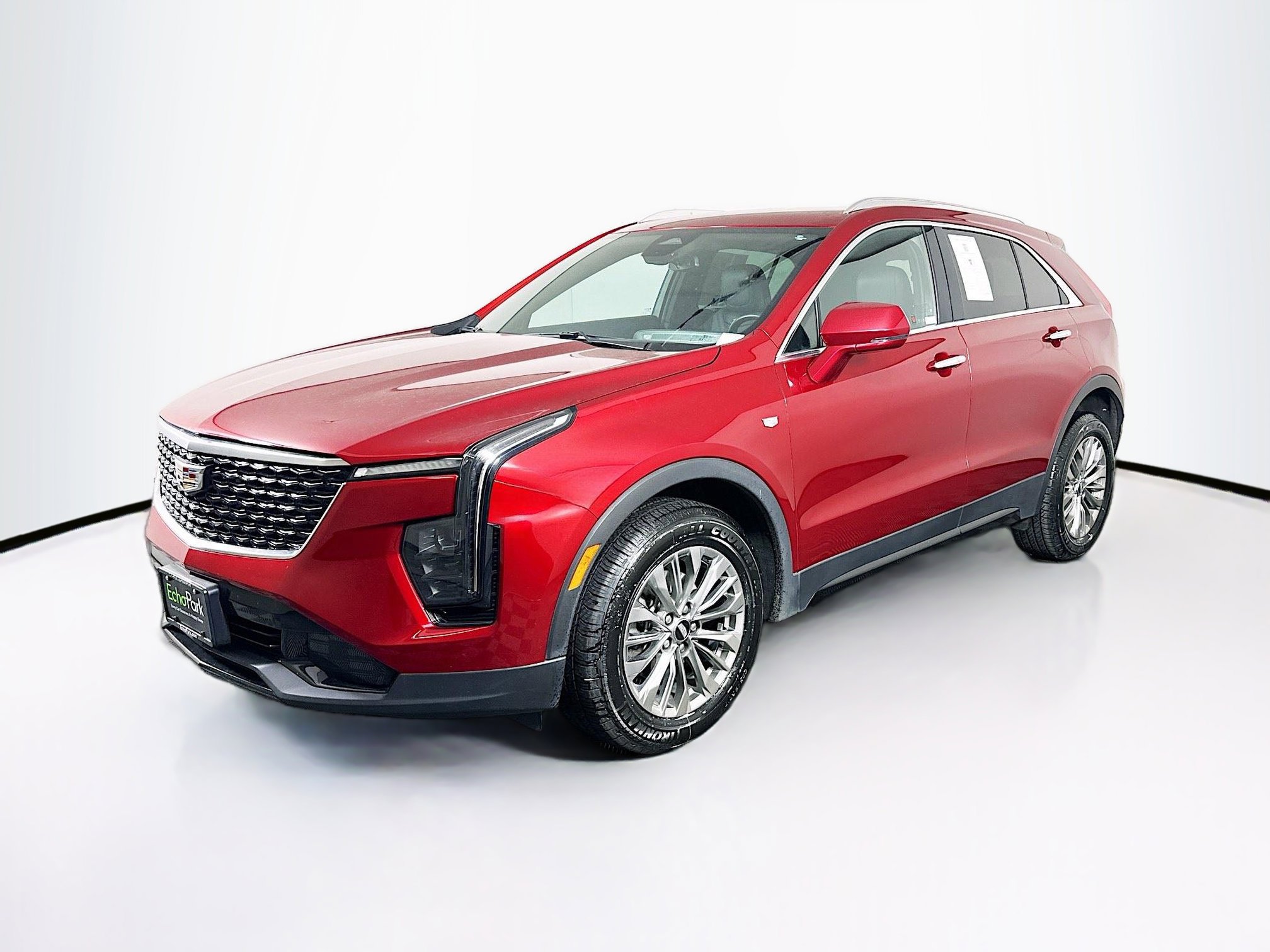 Used 2024 Cadillac XT4 Premium Luxury image 3