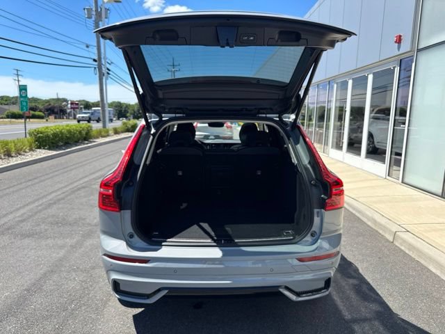 Certified 2025 Volvo XC60 B5 Plus AWD/4WD image 11