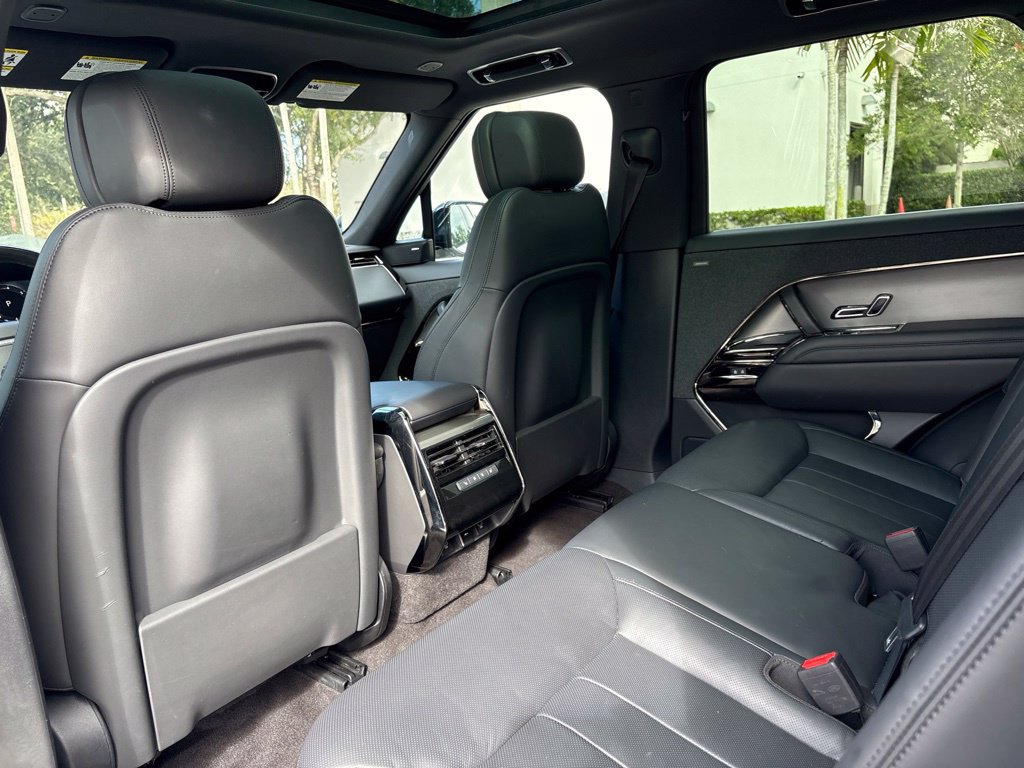 Used 2025 Land Rover Range Rover Sport SE AWD/4WD image 18