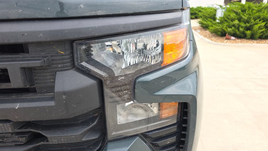 Used 2025 Chevrolet Silverado 1500 Custom Trail Boss w/ LPO, Dark Essentials Package AWD/4WD image 9