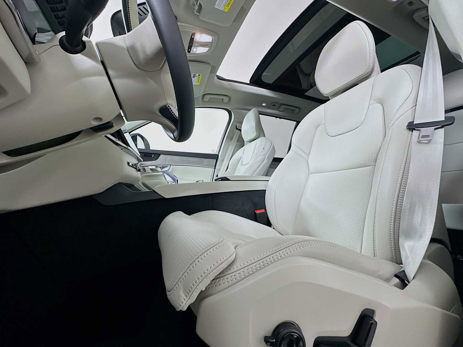 New 2026 Volvo XC90 T8 Ultra w/ Protection Package image 19