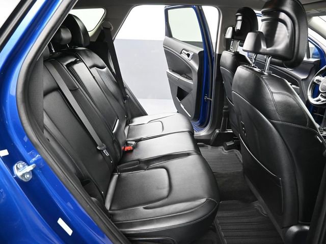 Used 2025 Kia Sportage EX image 10