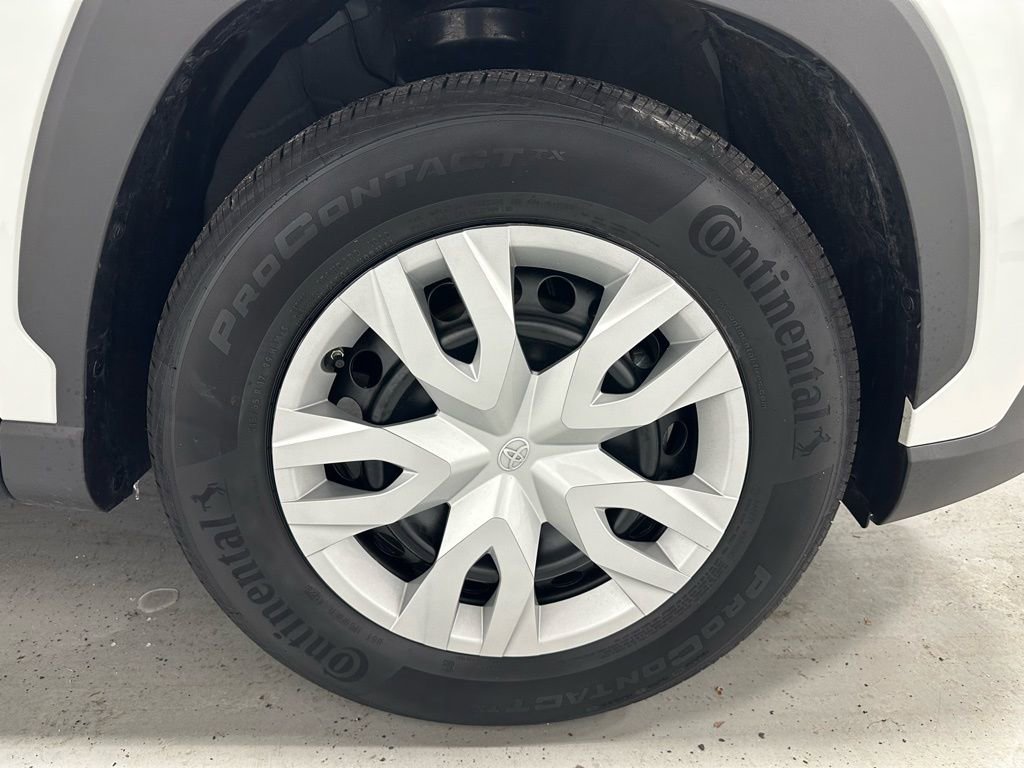 Used 2025 Toyota Corolla Cross L image 61