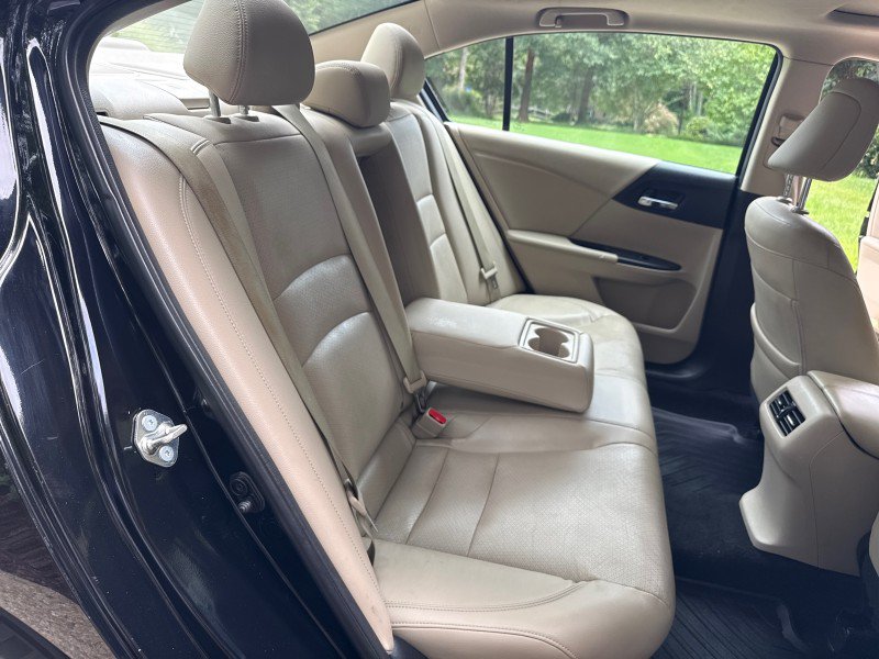 Used 2017 Honda Accord EX-L image 31
