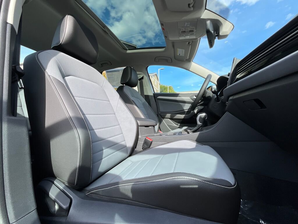 New 2025 Volkswagen Jetta SE image 10