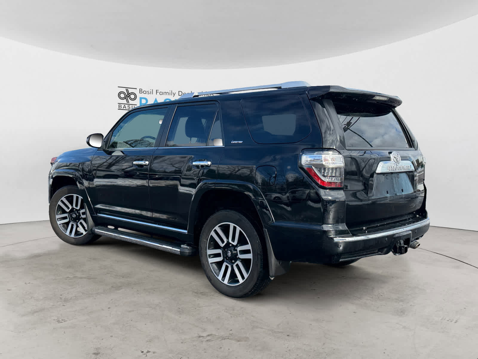 Used 2023 Toyota 4Runner Limited image 3