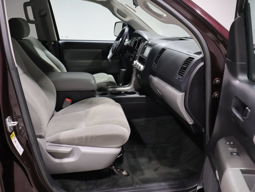 Used 2016 Toyota Sequoia SR5 AWD/4WD image 21