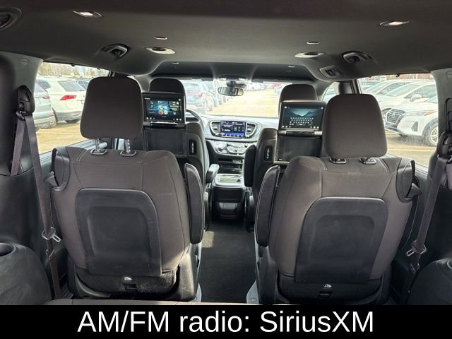 Used 2021 Chrysler Pacifica Touring w/ Uconnect Theater Family Group image 11