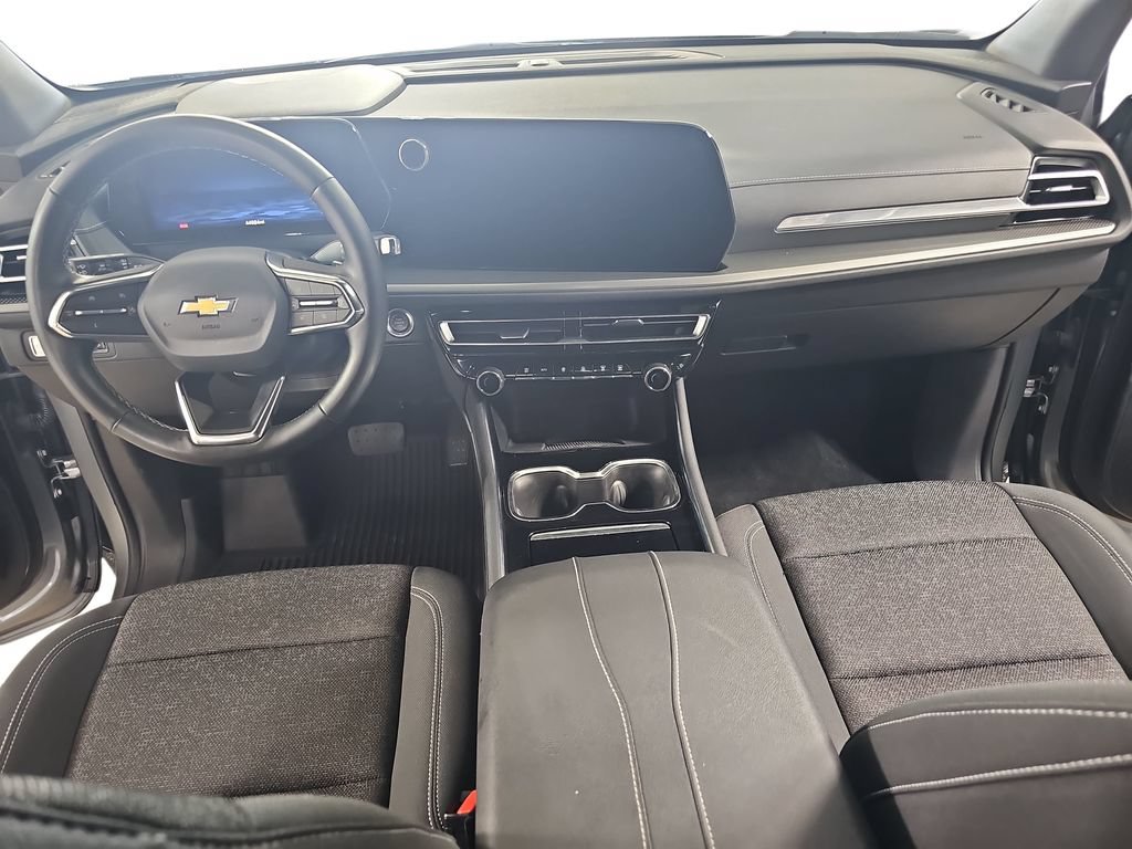 Certified 2024 Chevrolet Traverse LT w/ Trailering Package FWD image 11