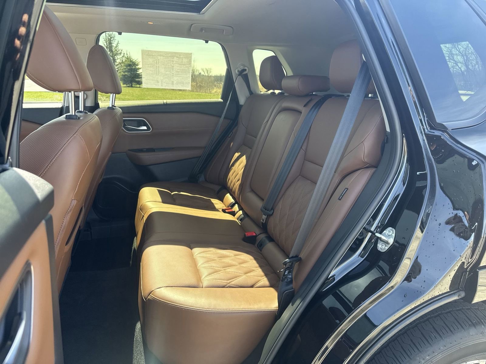 Used 2025 Nissan Rogue Platinum w/ Platinum Premium Package AWD/4WD image 14