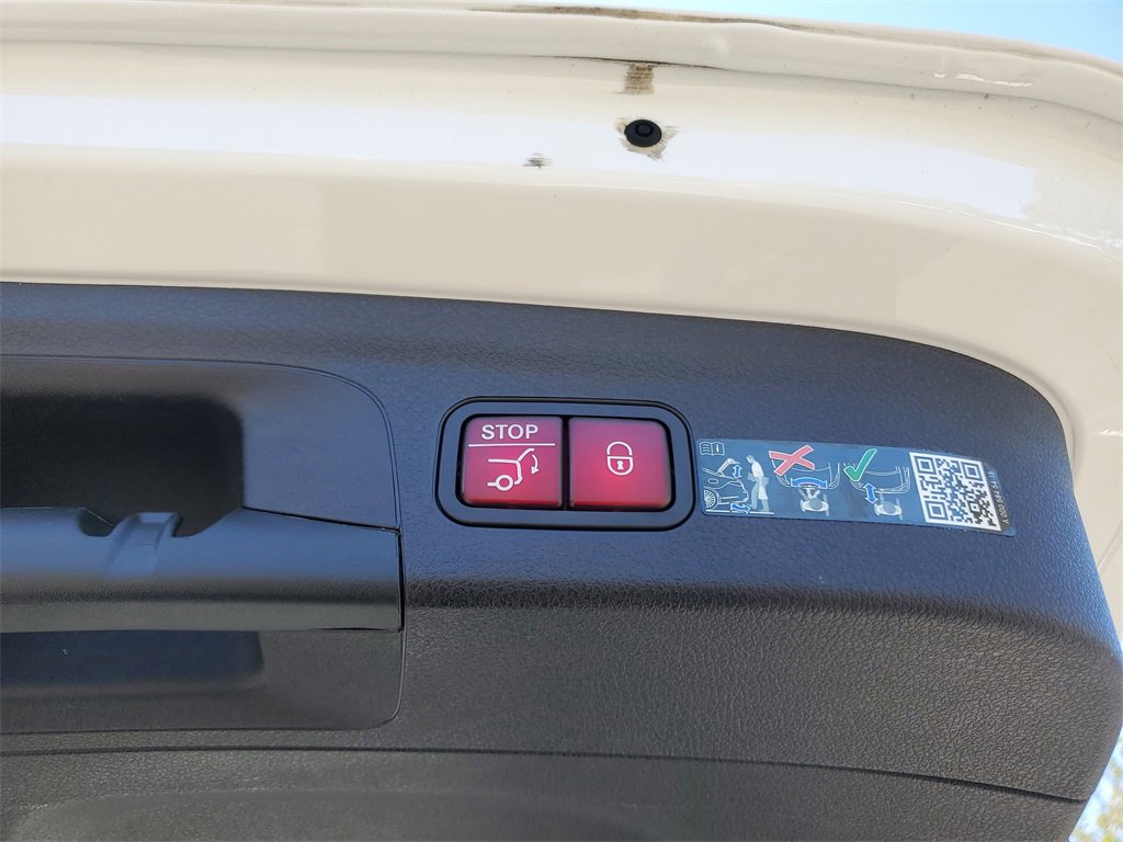 Used 2022 Mercedes-Benz GLE 350 4MATIC w/ Premium Package image 8