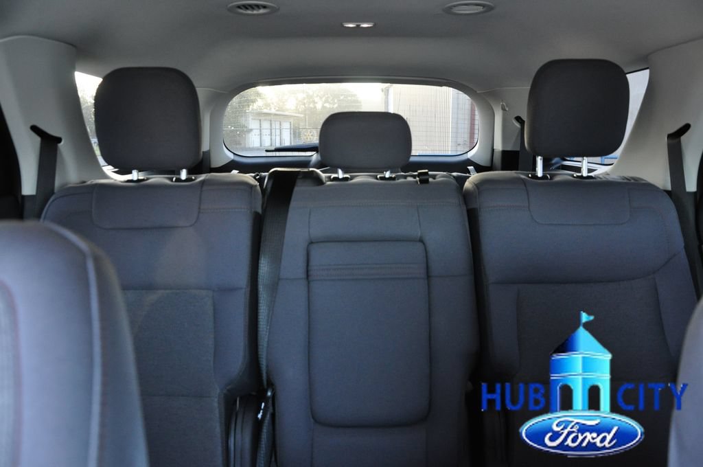 Used 2025 Ford Explorer Active RWD image 22