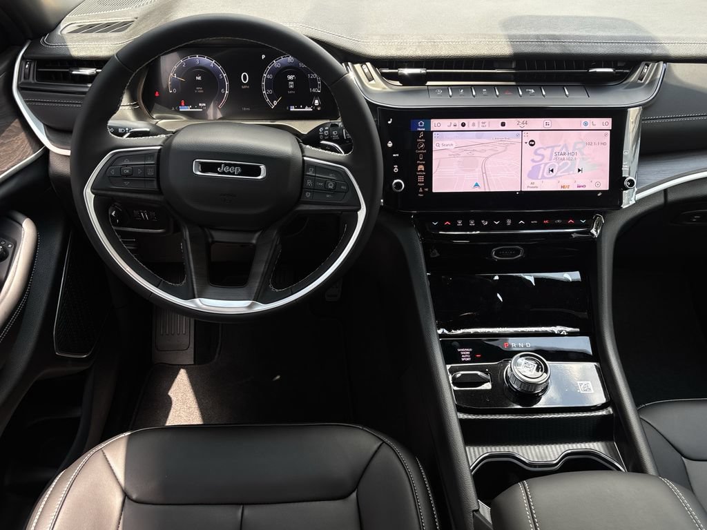 New 2026 Jeep Grand Cherokee Limited w/ Limited Altitude Package AWD/4WD image 9