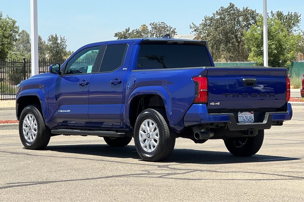 Certified 2025 Toyota Tacoma SR5 AWD/4WD image 7