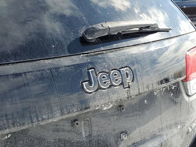 Used 2018 Jeep Grand Cherokee Laredo image 30