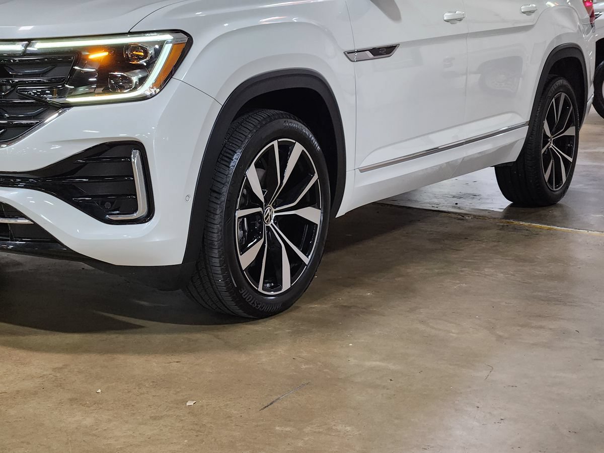 Used 2025 Volkswagen Atlas SEL Premium R-Line AWD/4WD image 17
