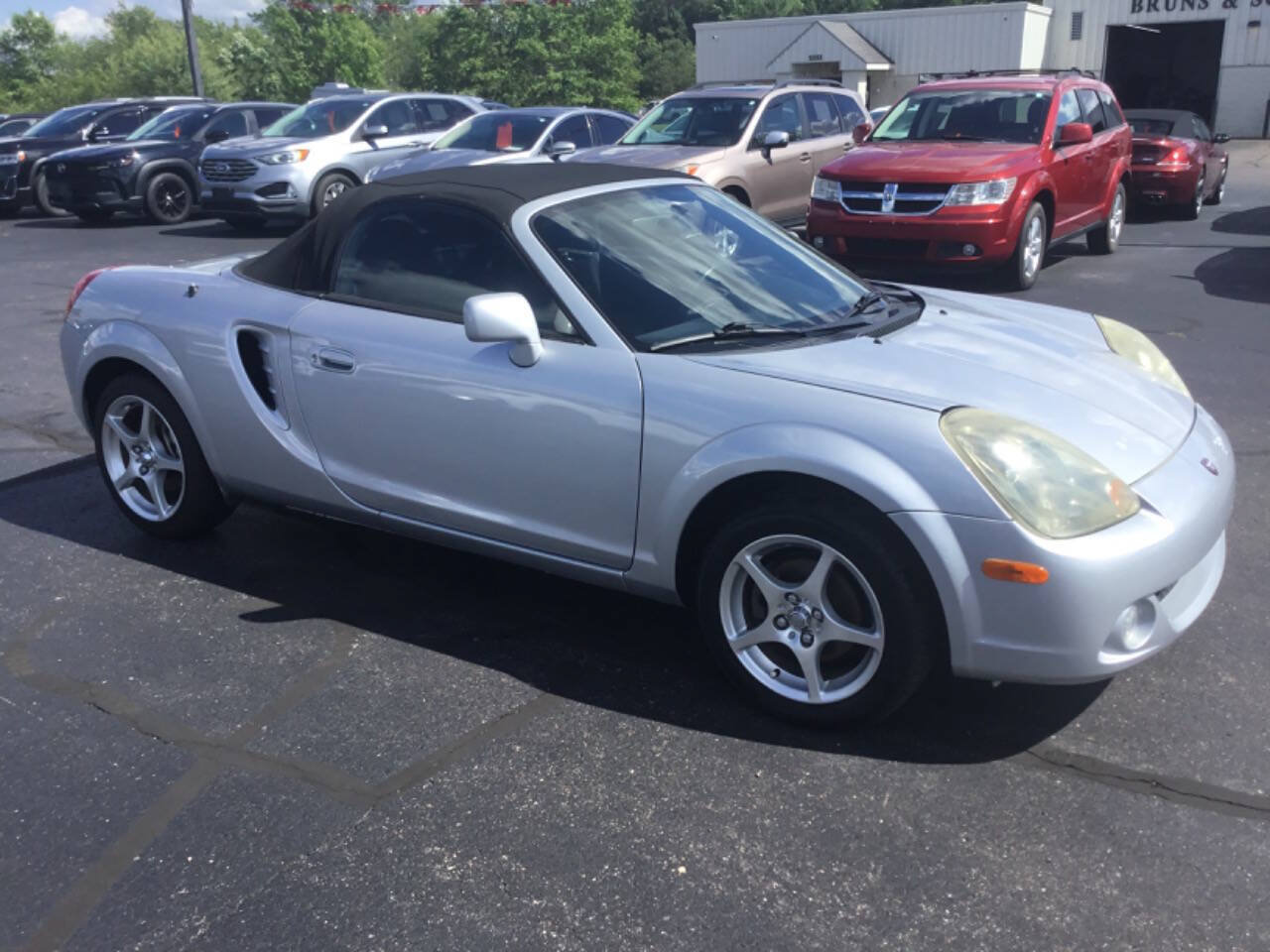Used 2004 Toyota MR2 RWD image 5