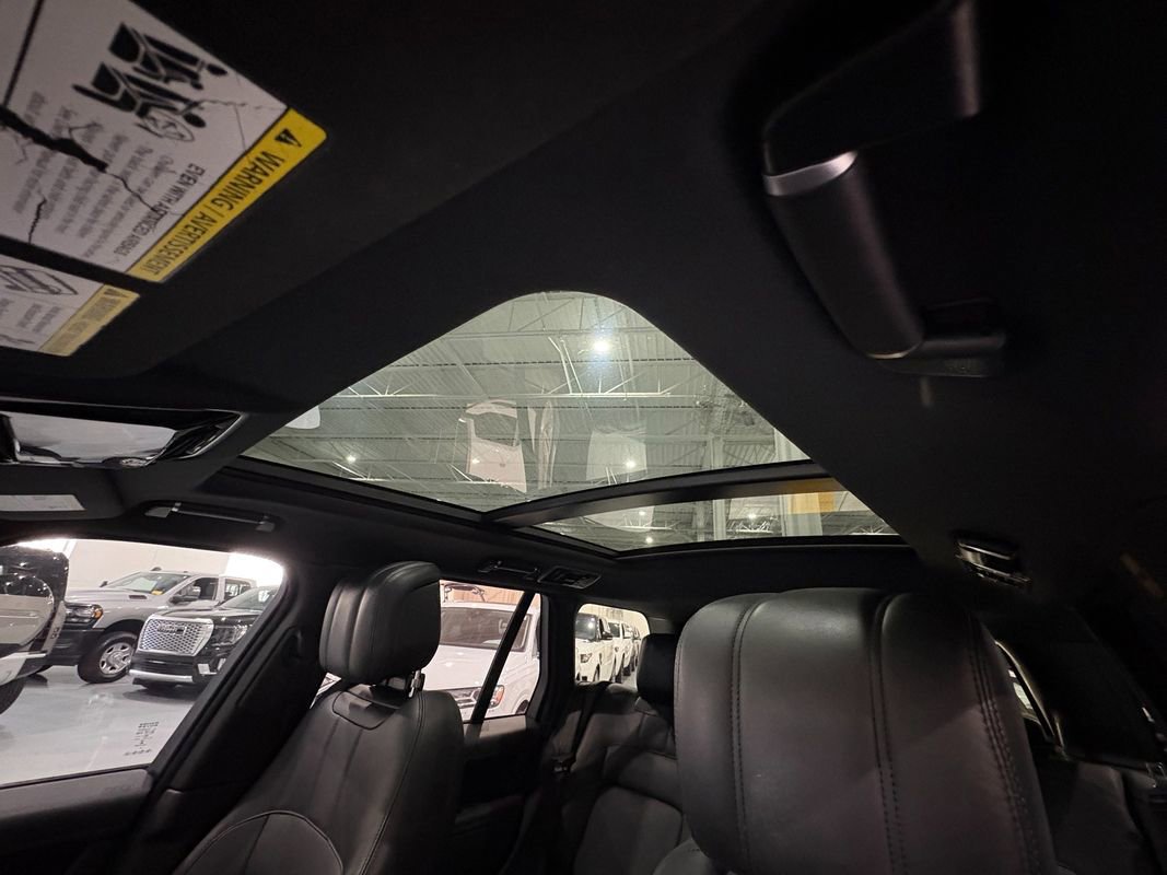 Used 2019 Land Rover Range Rover HSE image 33