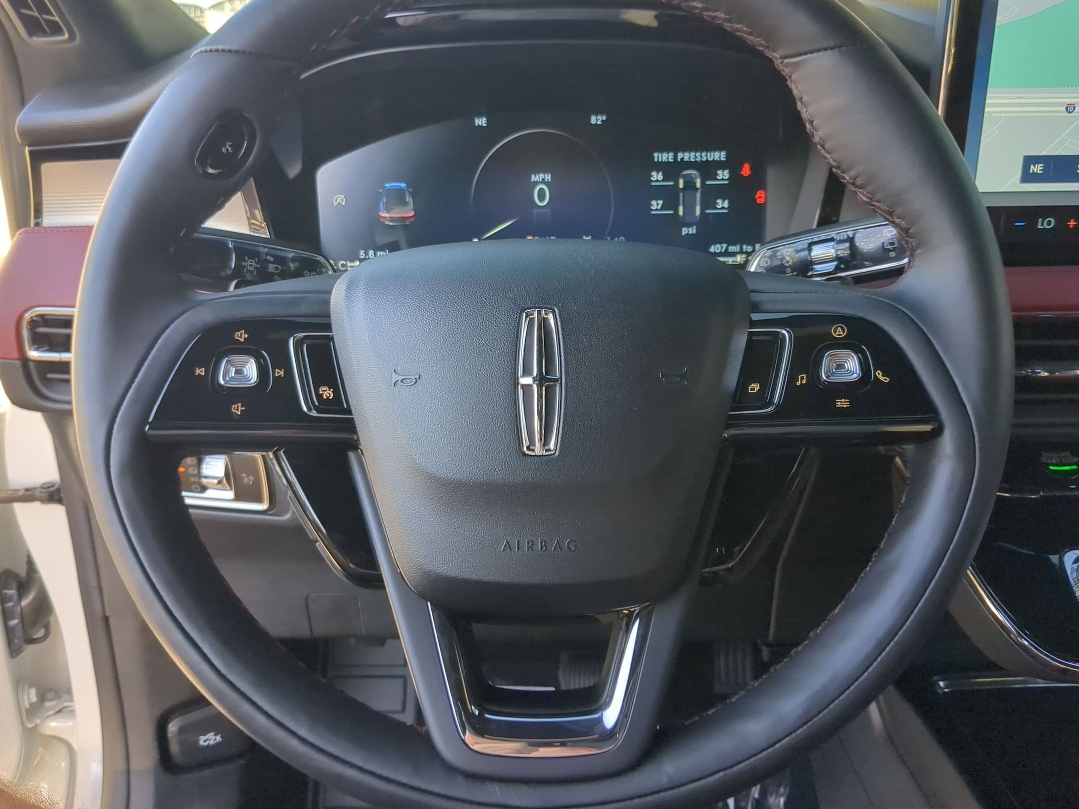 New 2026 Lincoln Corsair Reserve w/ Jet Appearance Package FWD image 13