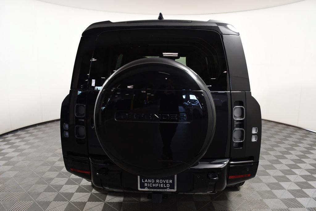 Used 2024 Land Rover Defender 130 X AWD/4WD image 5
