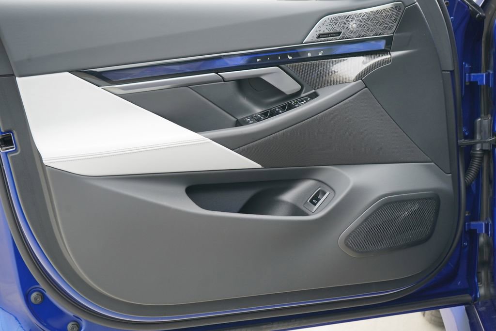 New 2026 BMW M5 w/ Executive Package image 11