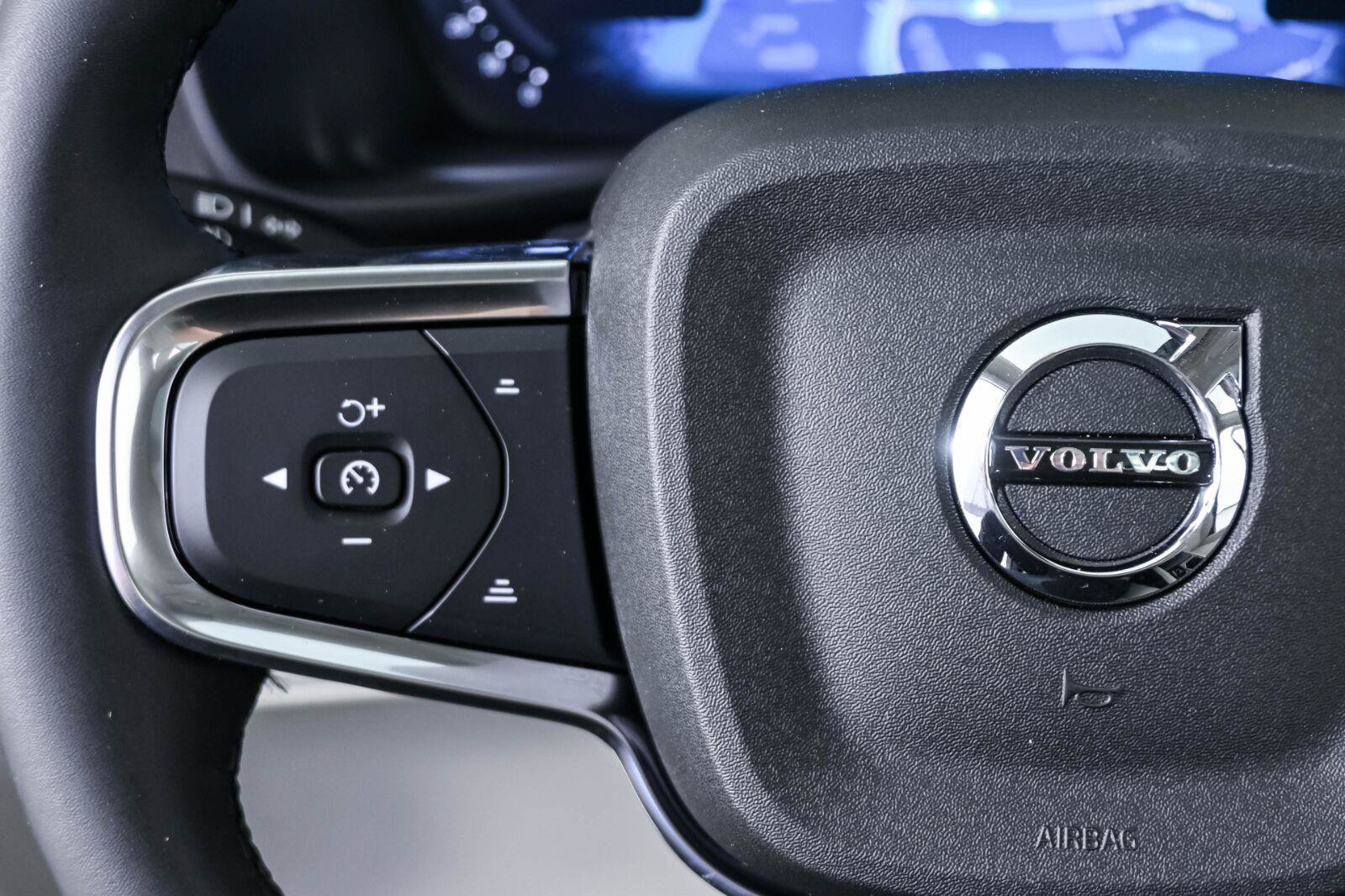 New 2026 Volvo XC40 B5 Plus w/ Climate Package AWD/4WD image 10